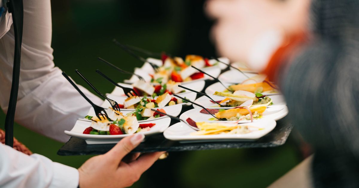 Crafting the Perfect Tapas Platter for Your Next Gathering